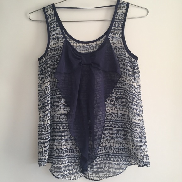 Tops - 🌺 Blue Sheer Bow Top Size M